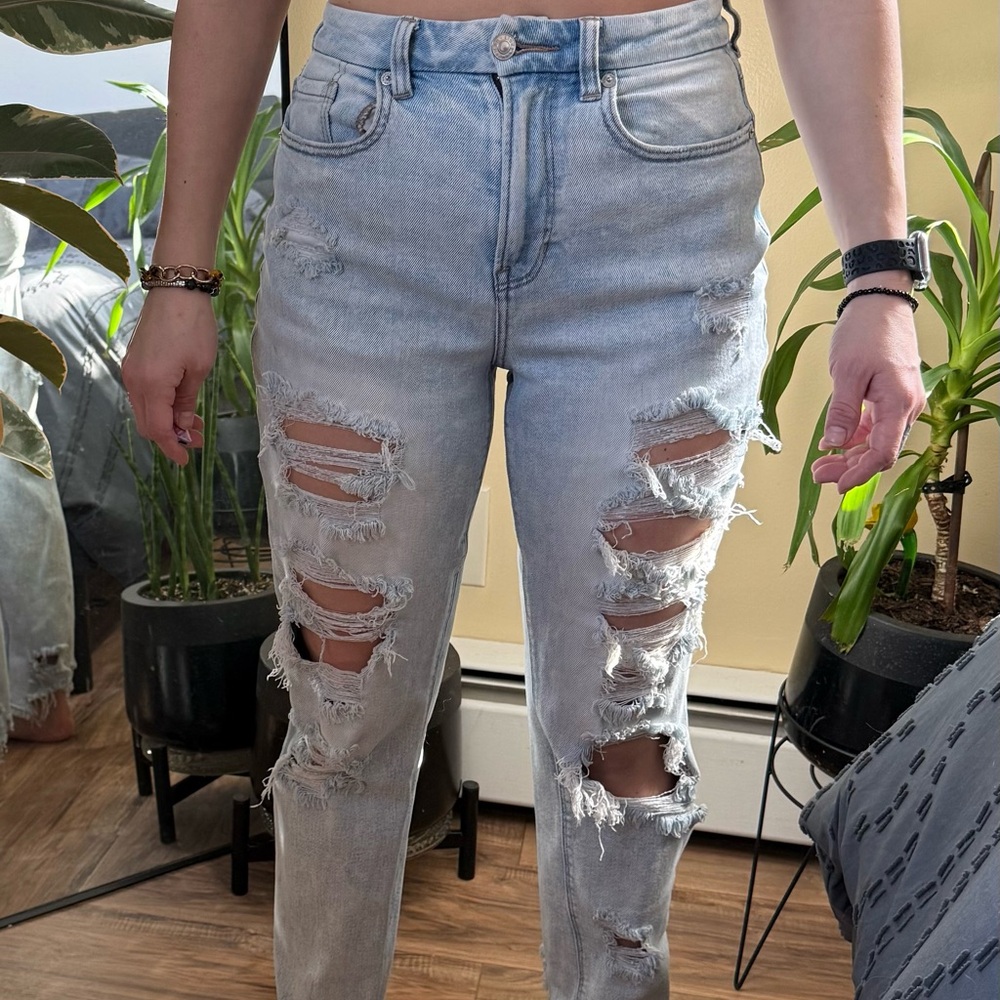American Eagle Outfitters Light Blue Distressed Skinny Jeans